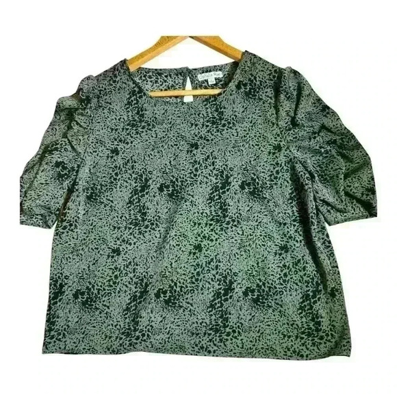 Ophelia Roe Blouse L green black animal print 1 button back Rouched Puff Sleeve - Picture 7 of 8